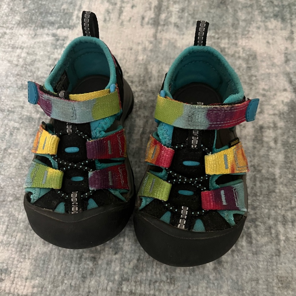 Rainbow Keen Sandals, 6T, GUC